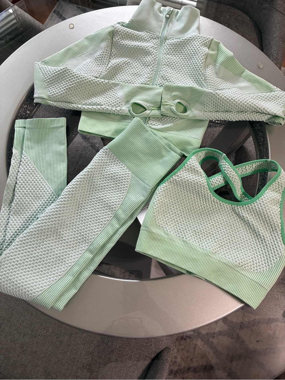 Seamless Mint Green 3-Piece Active Set - Zip Top, Leggings & Sports Bra